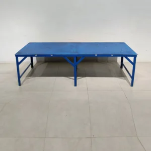 Banc de treball de 210x44x60cm procedent d'una empresa en tancament