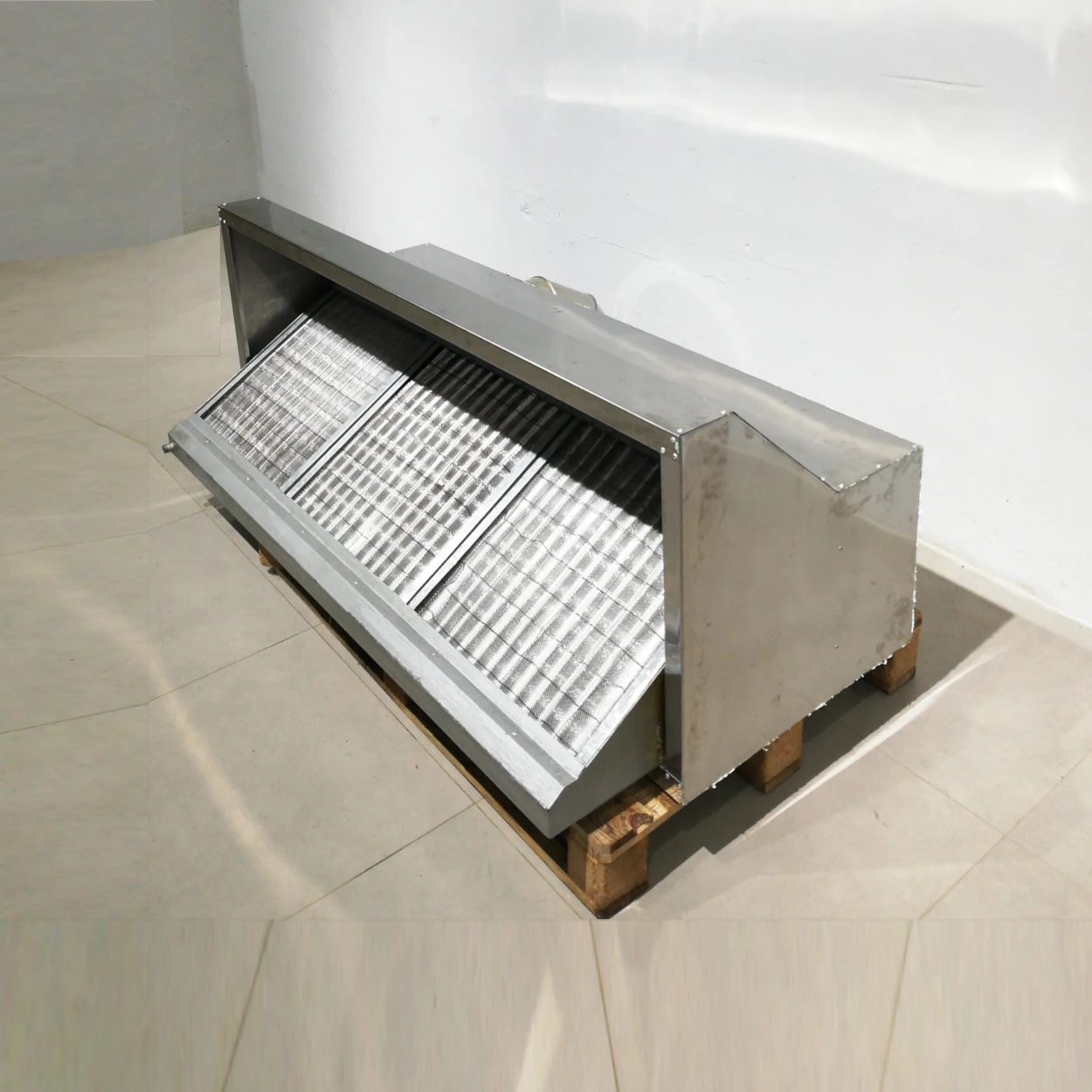 Campana d'acer inoxidable 160x77x61cm procedent d'una empresa en tancament