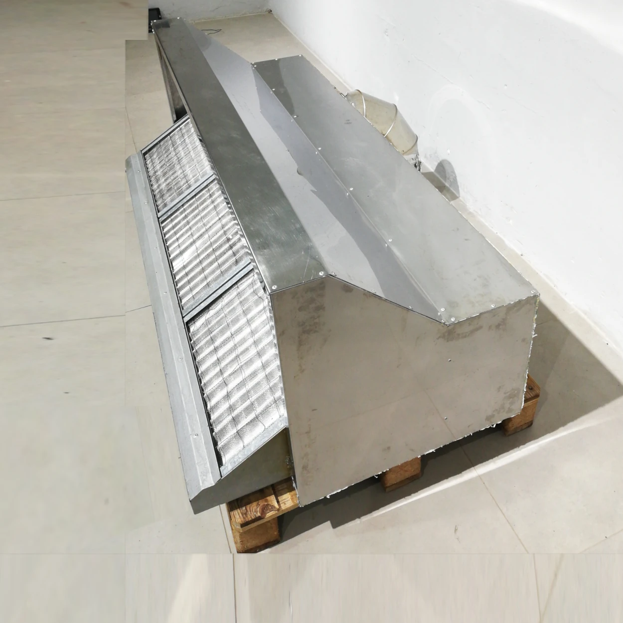 Campana d'acer inoxidable 160x77x61cm procedent d'una empresa en tancament
