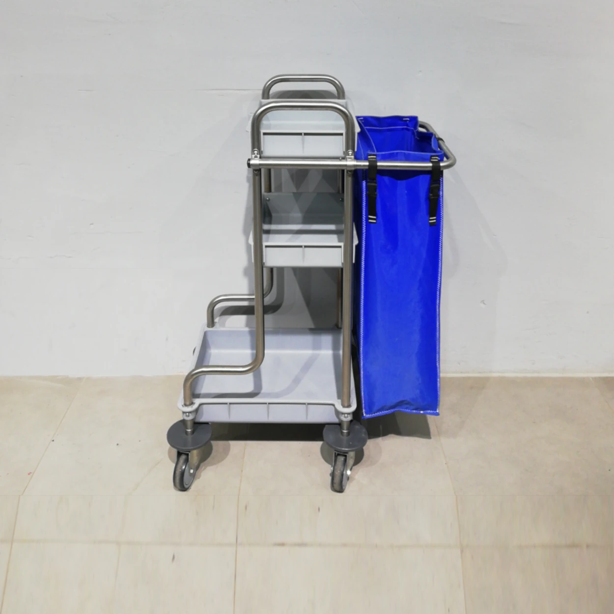 Carro neteja hostaleria 45x73x113cm procedent d'una empresa en tancament