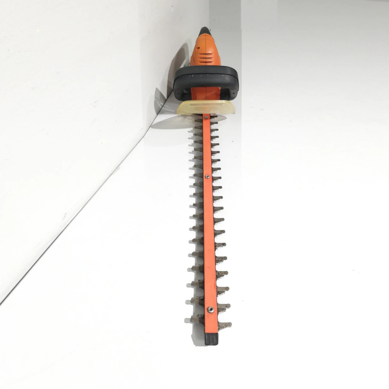 Tallabarders elèctric BLACK&DECKER GT5055 de segona mà