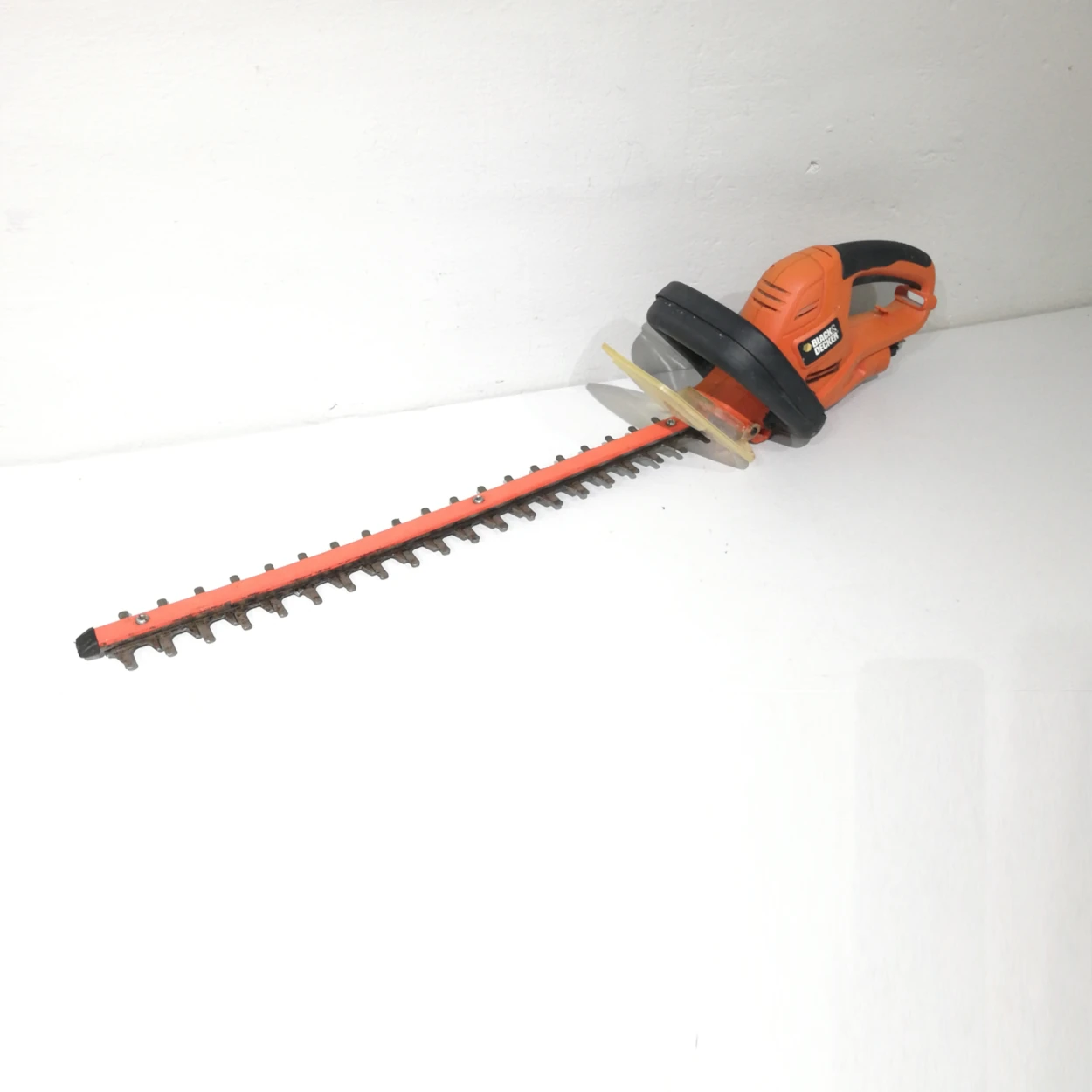 Tallabarders elèctric BLACK&DECKER GT5055 de segona mà