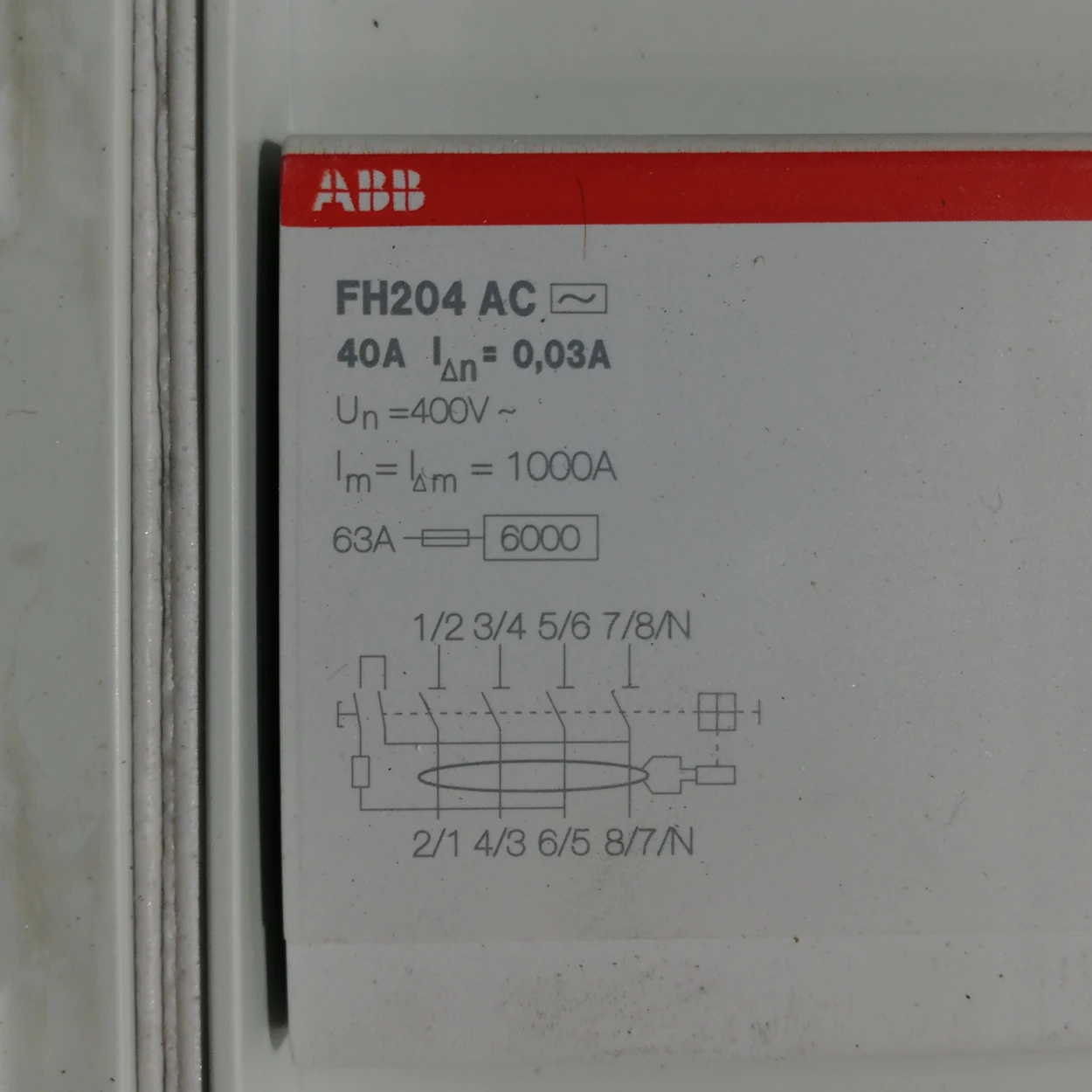 Quadre elèctric superfície ABB 20x10x15cm procedent d'una empresa en tancament