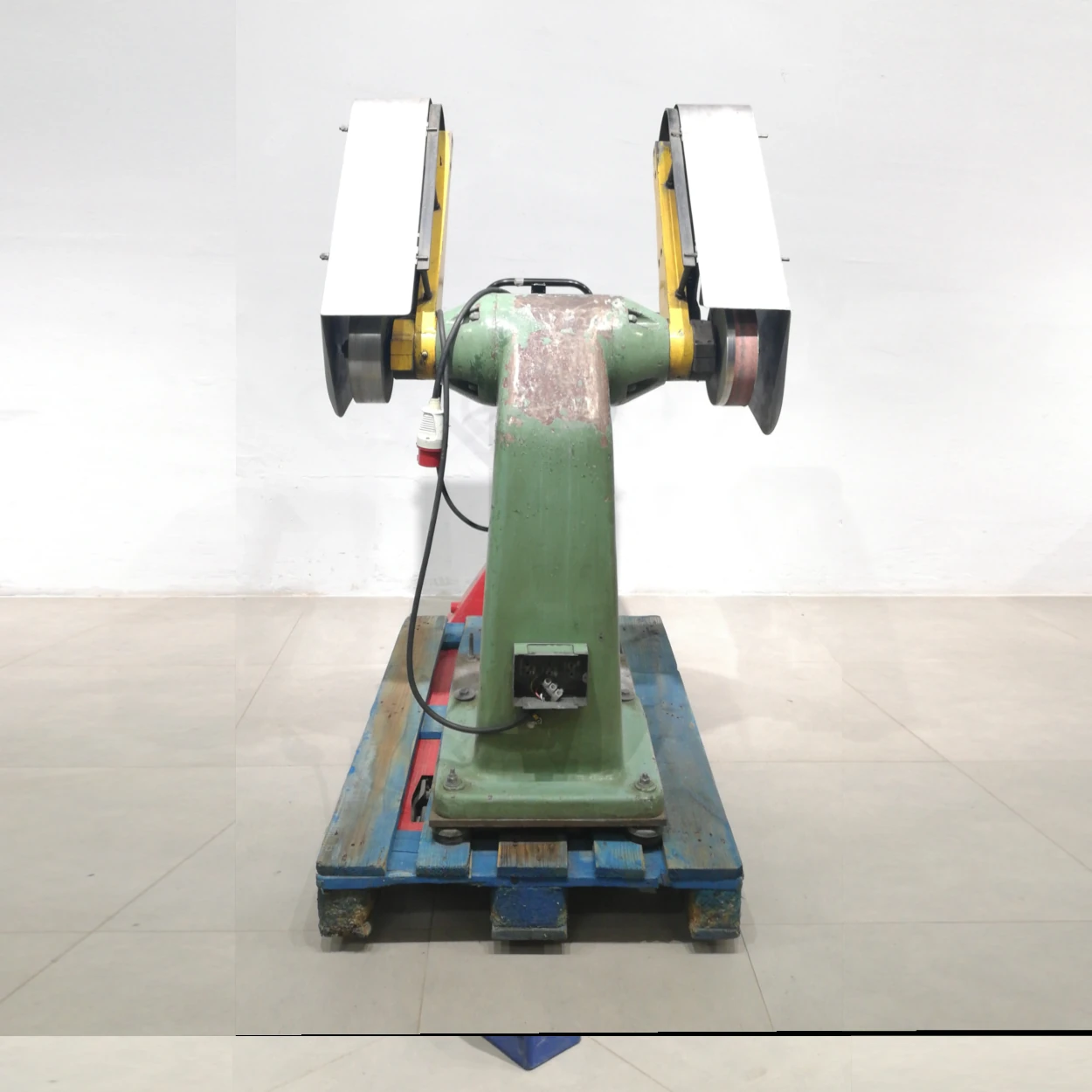 Fregadora de doble banda 94x93x146cm procedent d'una empresa en tancament