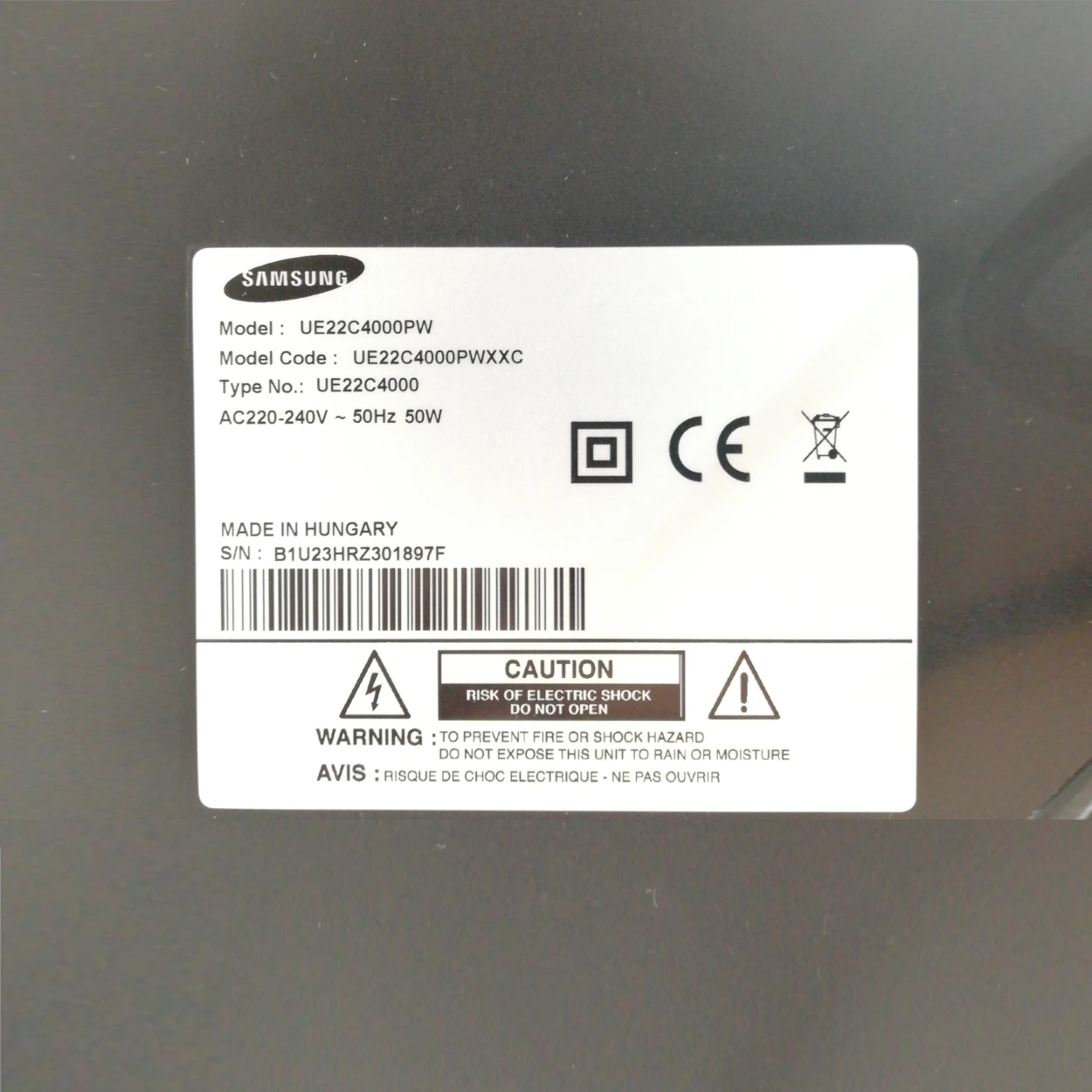 Tv SAMSUNG UE22C4000PW LED de 22 polzades amb 2 ports HDMI, 1 port USB i comadament